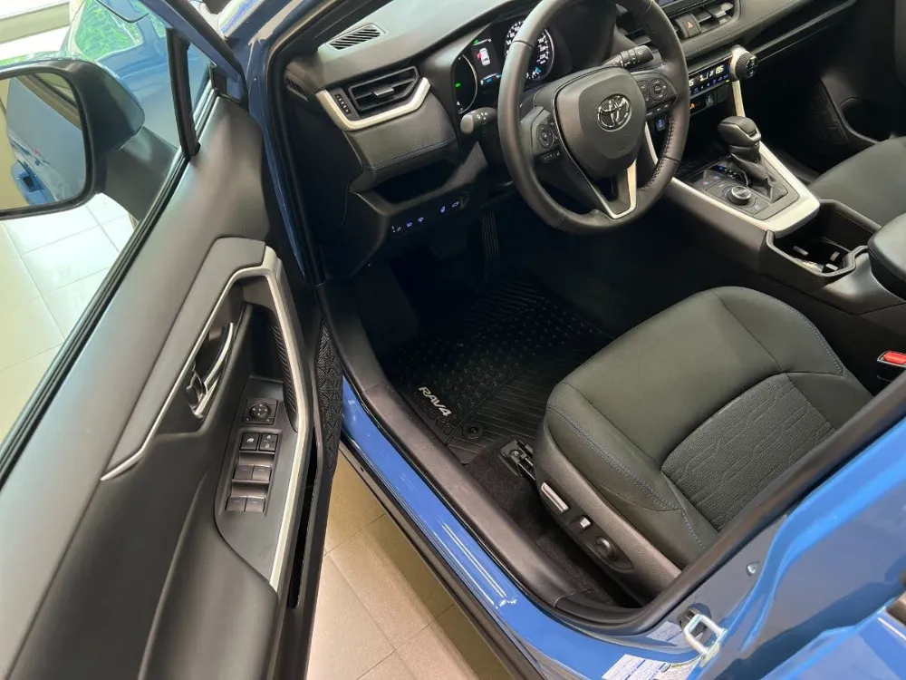 2022 Toyota RAV4 Hybrid SE Cavalry Blue 15